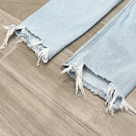 Abercrombie &amp; Fitch The ‘90s Straight Ultra High Rise Jeans in Light Destroy