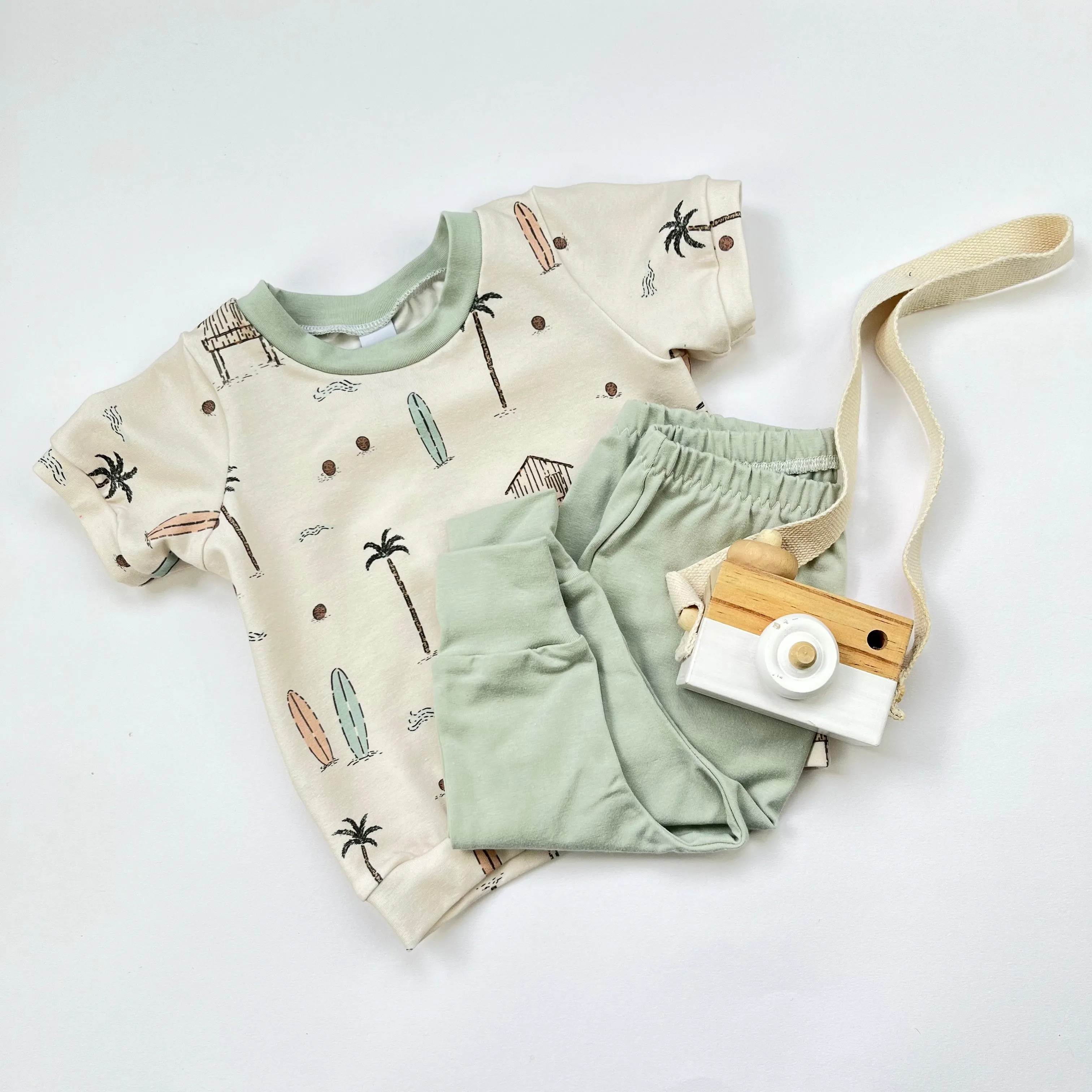 BEACH T-SHIRT - LONG OR SHORT SLEEVE