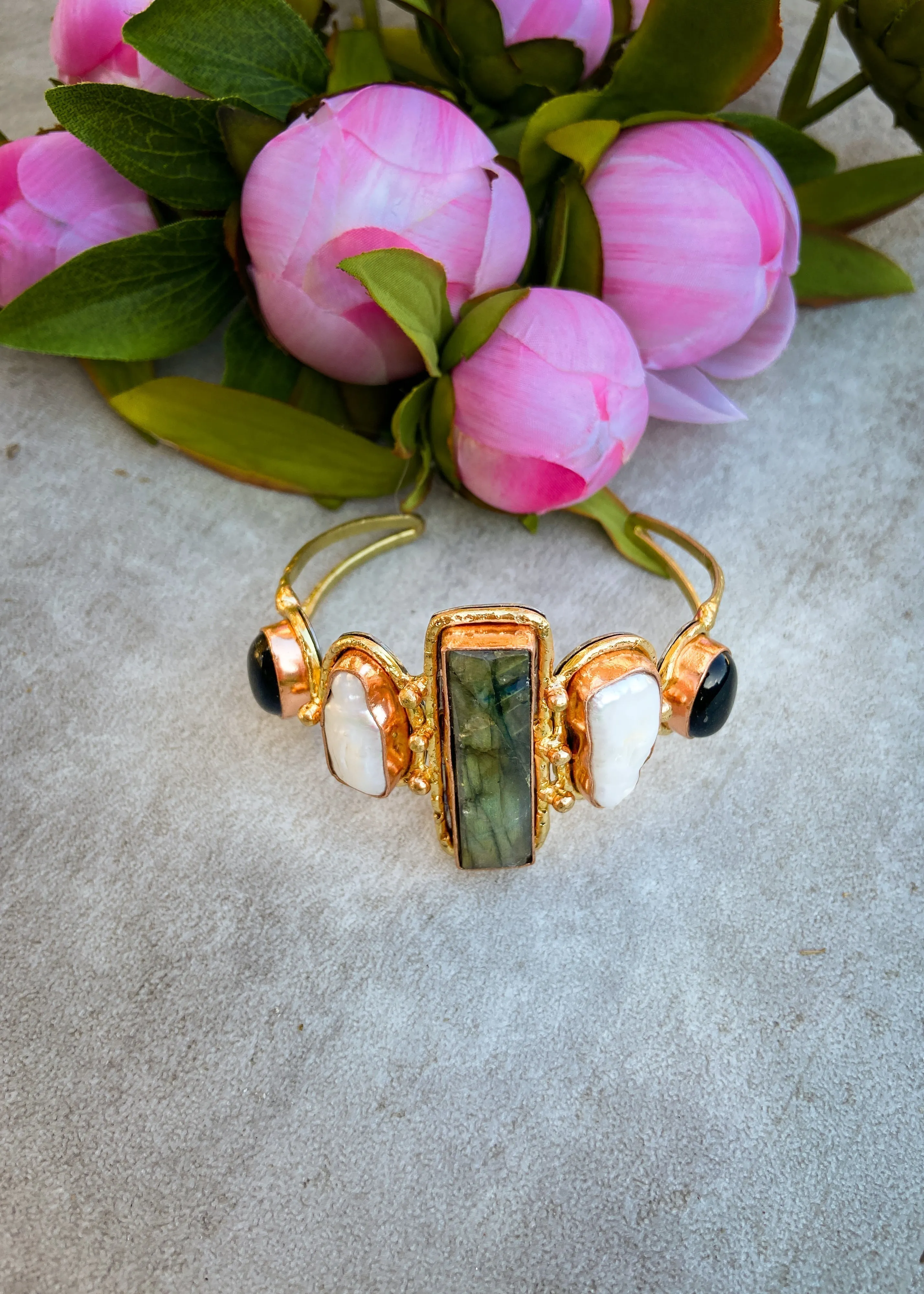 Blanca Bracelet in Gold Pearl