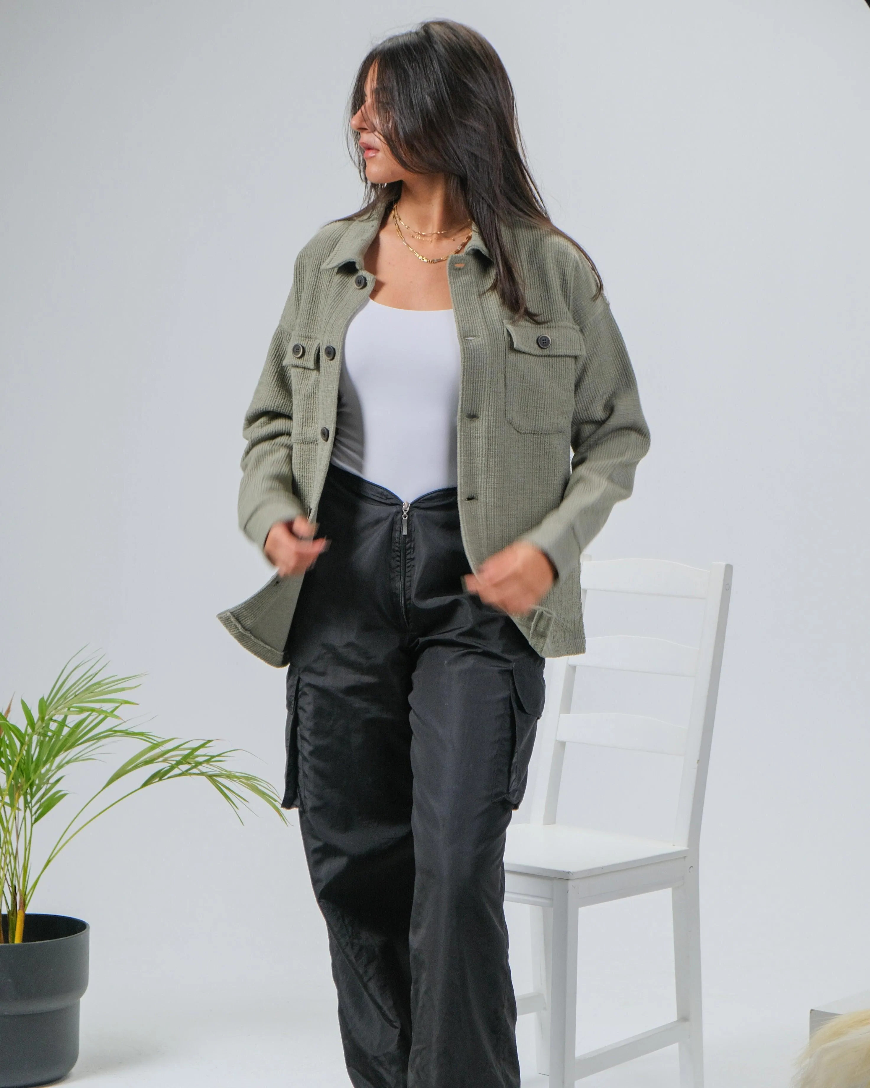 BUTTONED JACKET - OLIVE