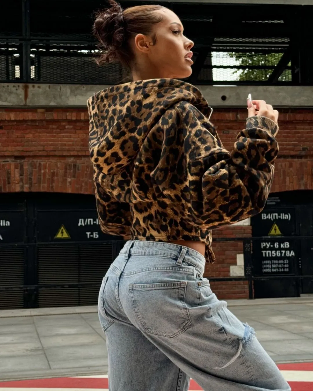 Chic Leopard Patchwork Zipper Hoodie for Bold Street Style