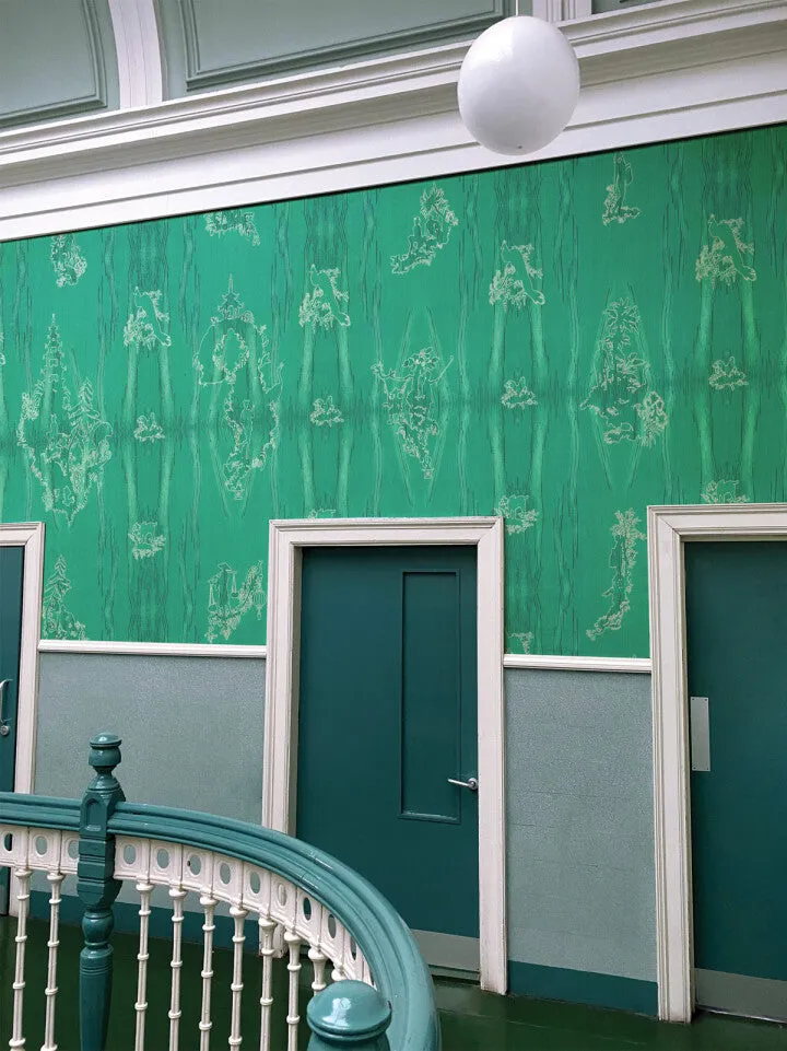chinoiserie scenic wallpaper