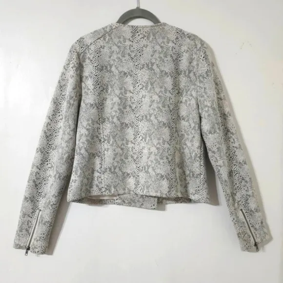 CUPCAKES &amp; CASHMERE Isabell Faux-Suede Cropped Motto Snake Print Jacket, M