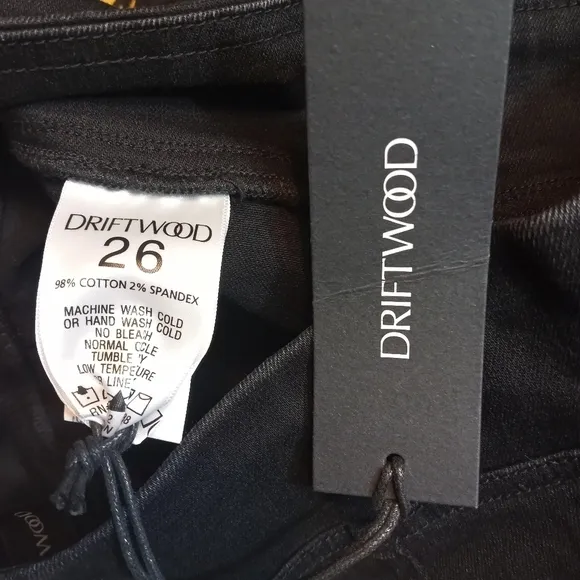 Driftwood Embroidered Floral Pull-on Stretch Black Jeans NWT Size 26