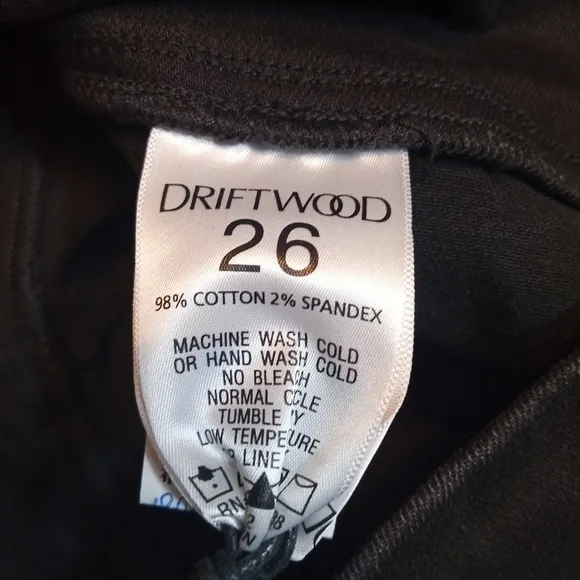Driftwood Embroidered Floral Pull-on Stretch Black Jeans NWT Size 26