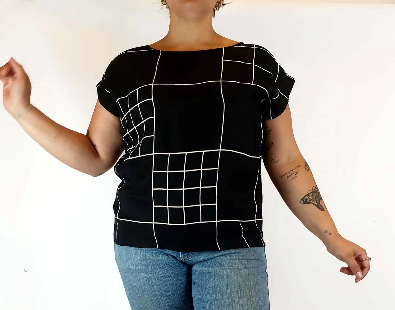 Elk black and white print top size 14