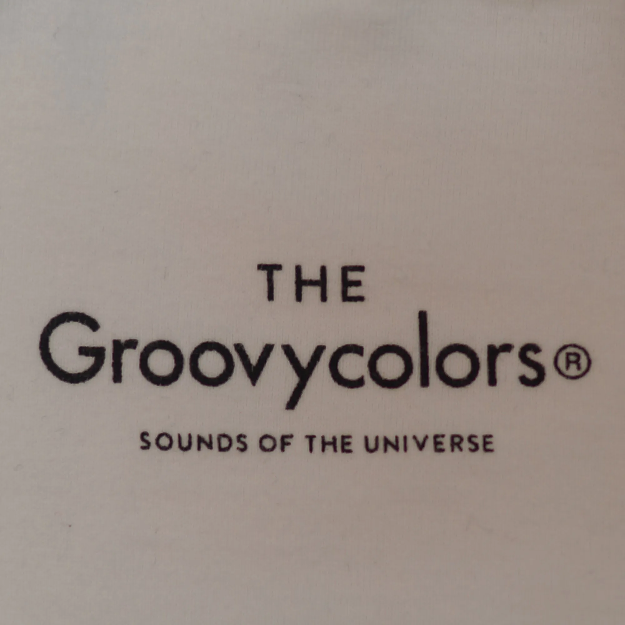 GROOVY COLORS T-SHIRTS