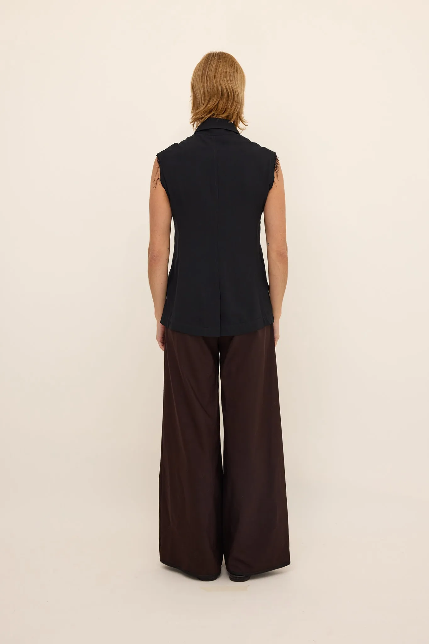 HEY JO Sleeveless Jacket - Black