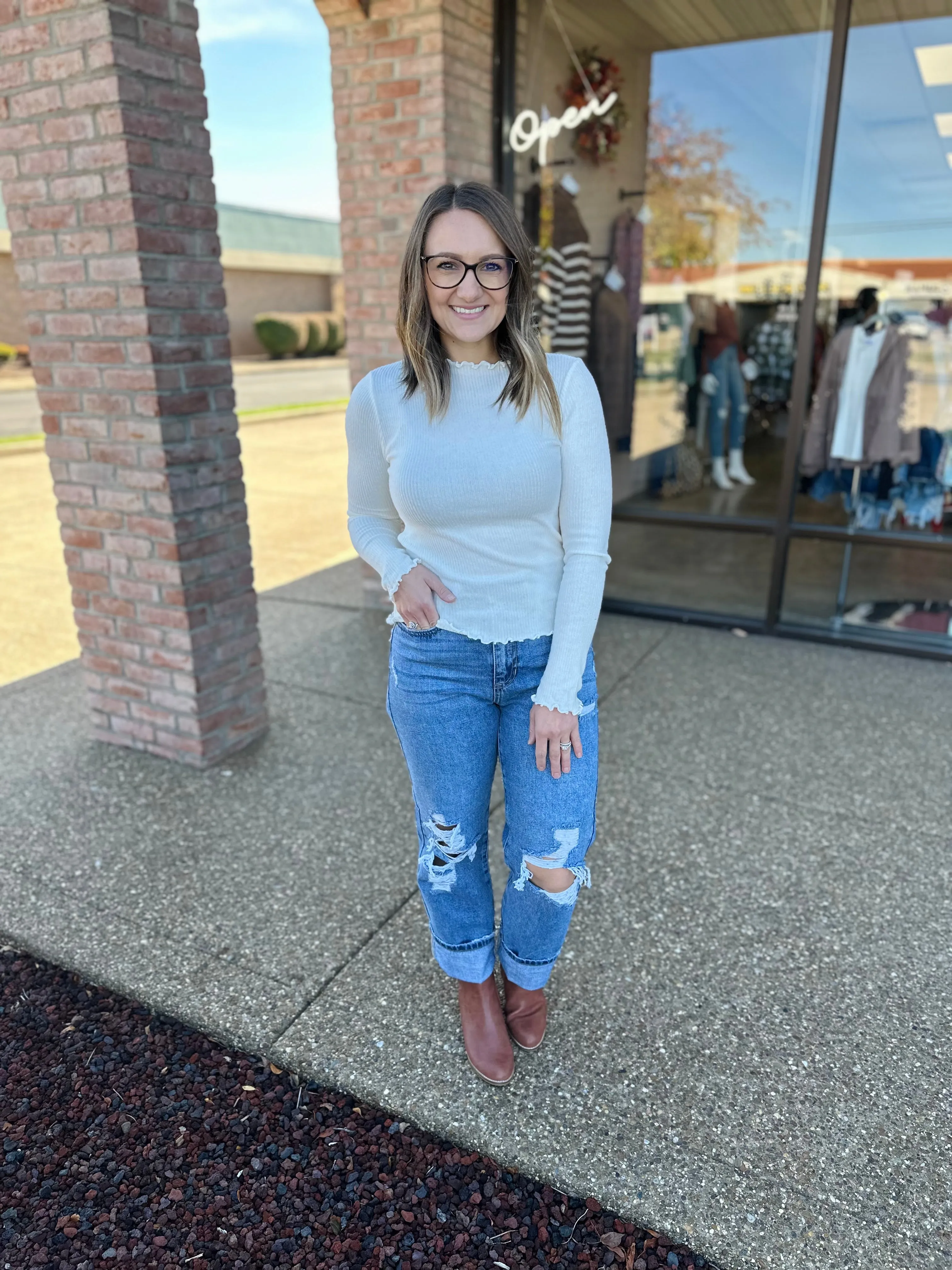 HR Medium Wash Distressed Dad Jean
