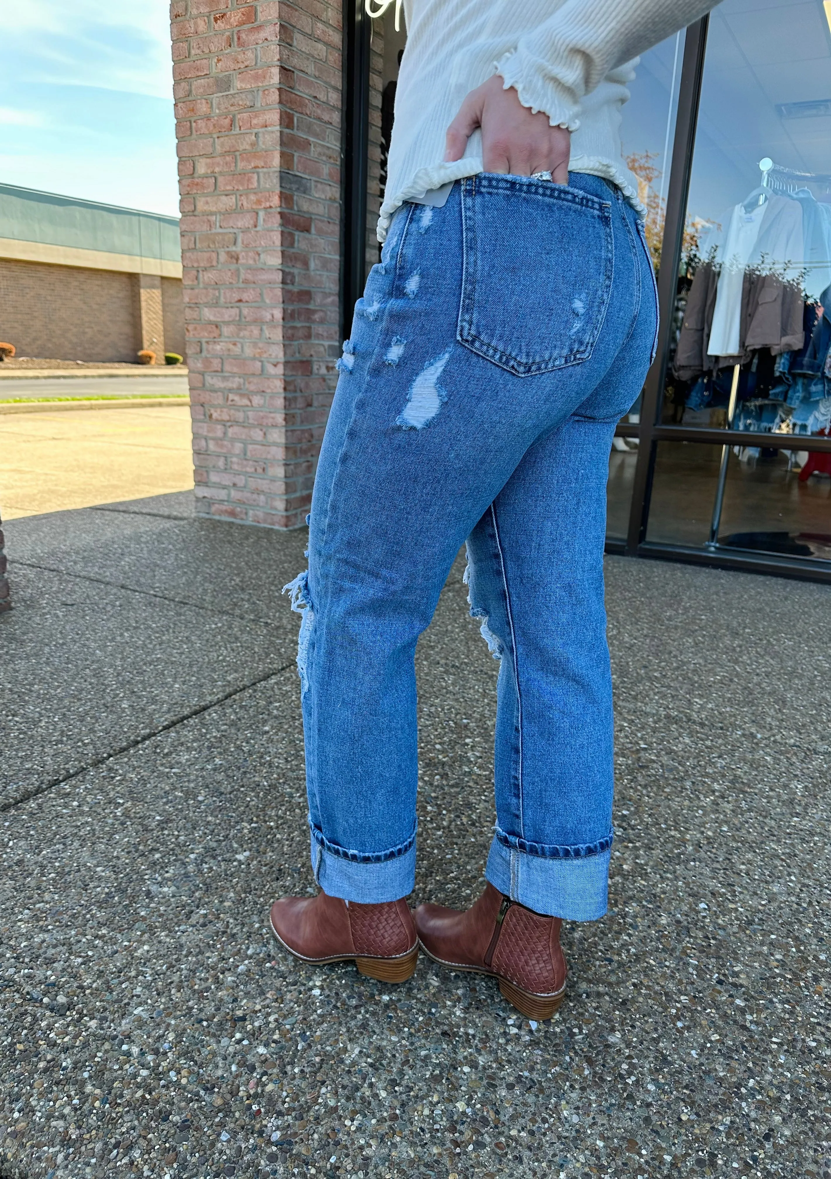 HR Medium Wash Distressed Dad Jean