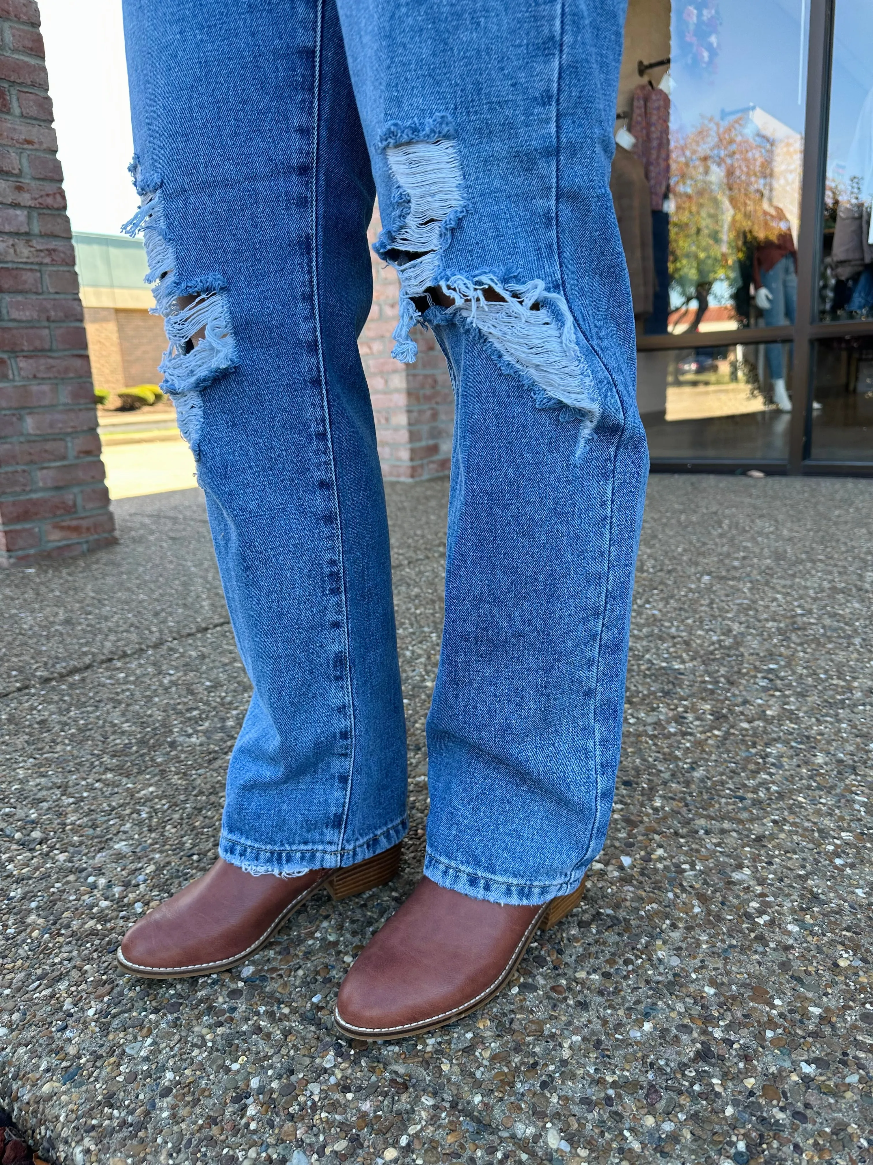 HR Medium Wash Distressed Dad Jean