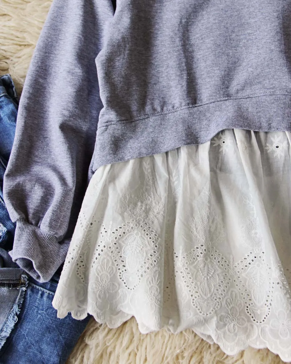 Laced Sweatshirt in Heather Gray