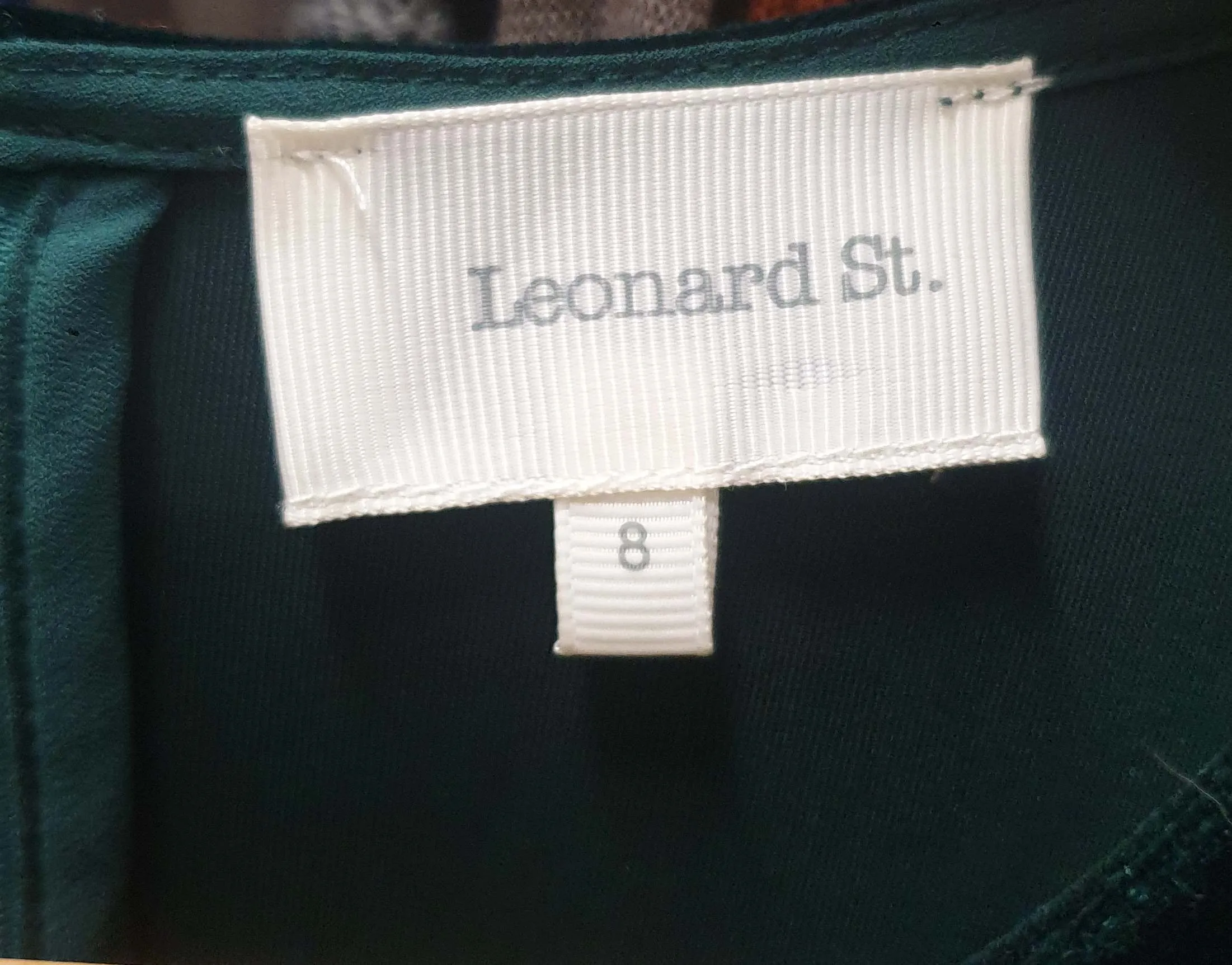 Leonard St green velvet half sleeve top size 8