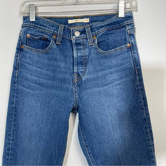 Levi's Premium Wedgie Icon Fit Cheeky Jeans in Charleston Moves Size 25 Revolve