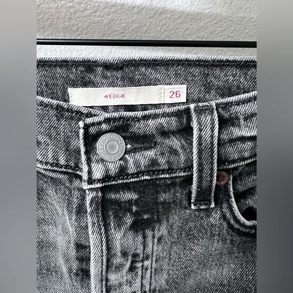 Levi’s Wedgie Icon Fit Ankle Women’s Jeans Size 26