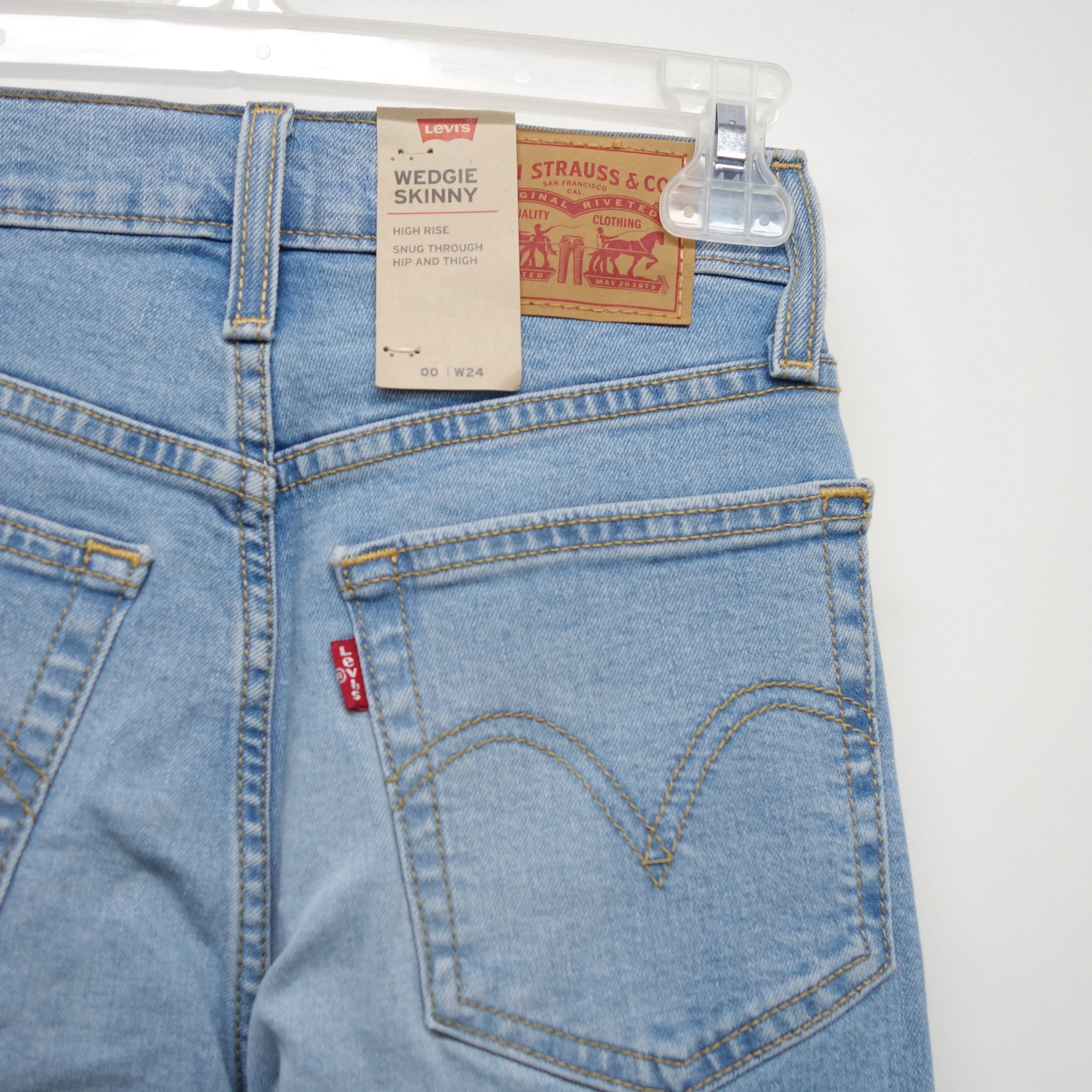 Levi's Wedgie Skinny Light Blue Ripped Denim Slim Skinny Denim Jeans Size 00M / 24 x 27