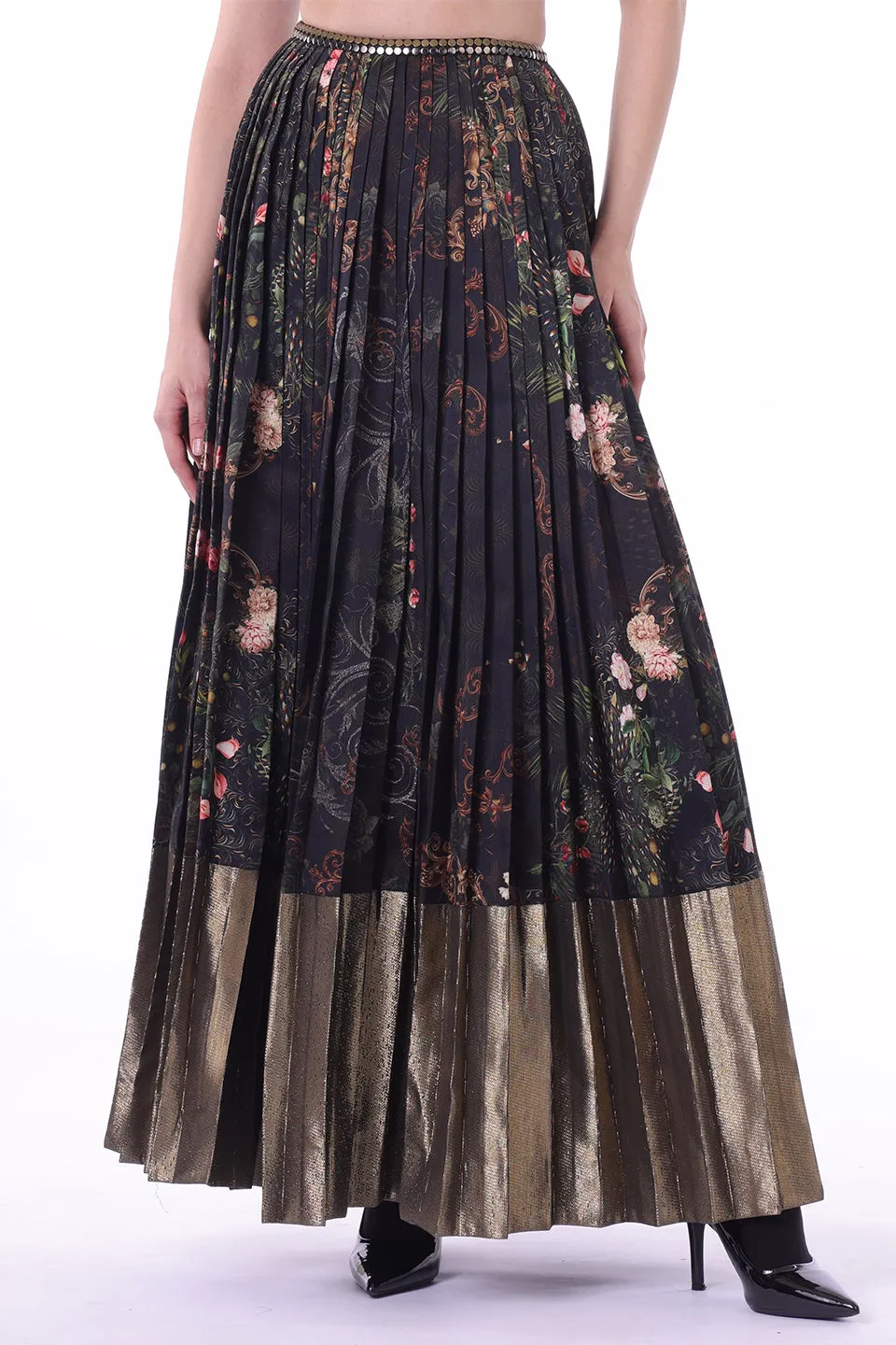 Long pleated skirt