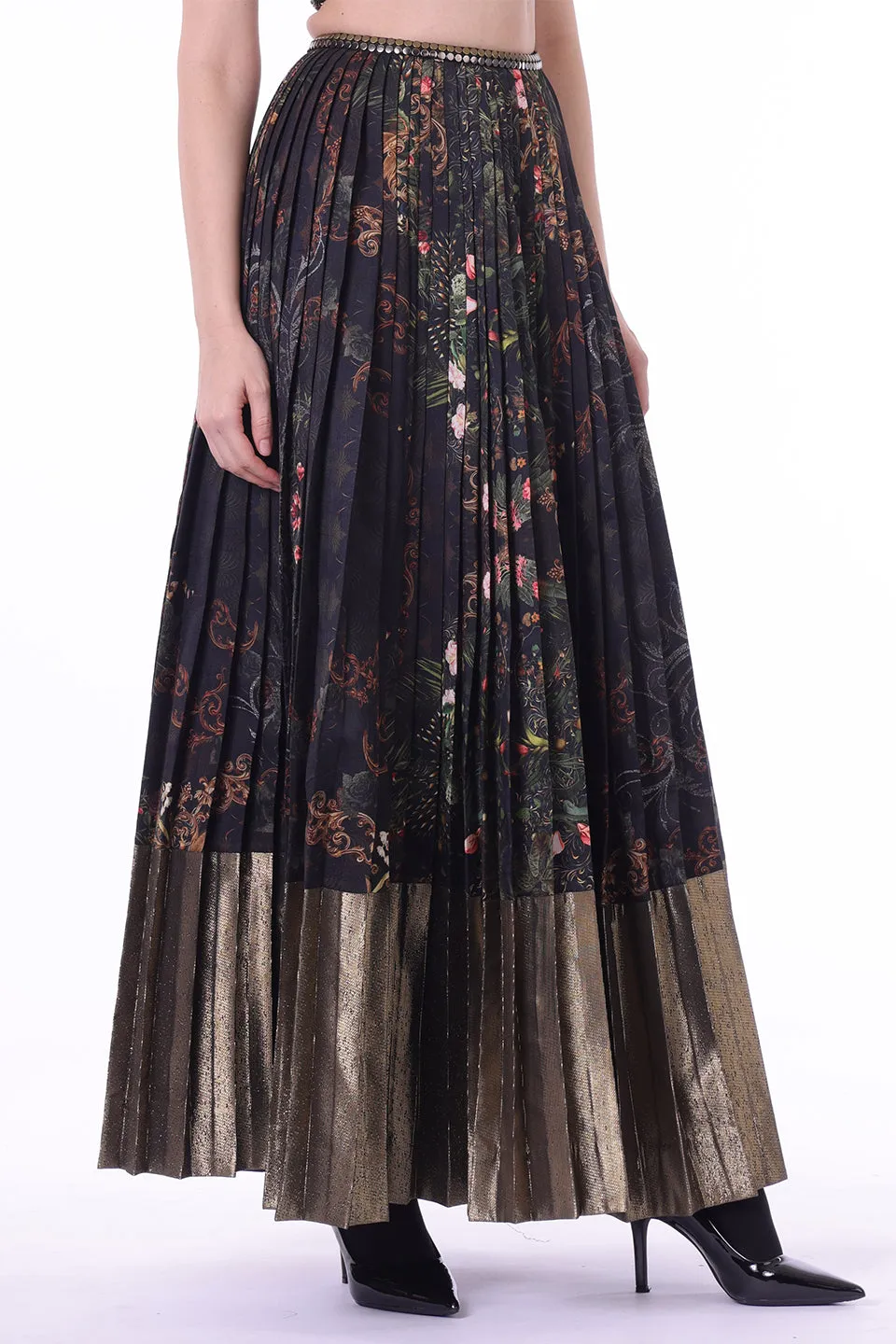 Long pleated skirt
