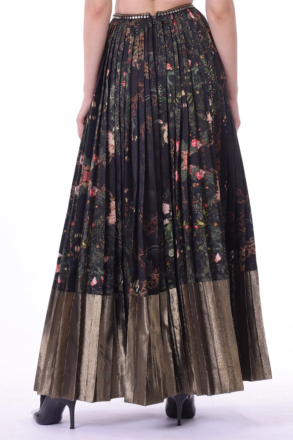 Long pleated skirt
