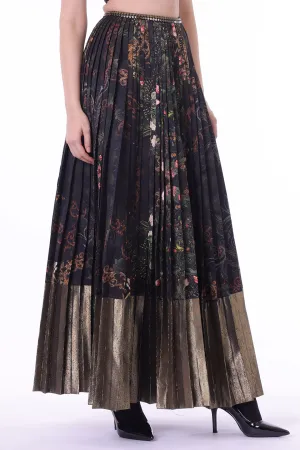 Long pleated skirt