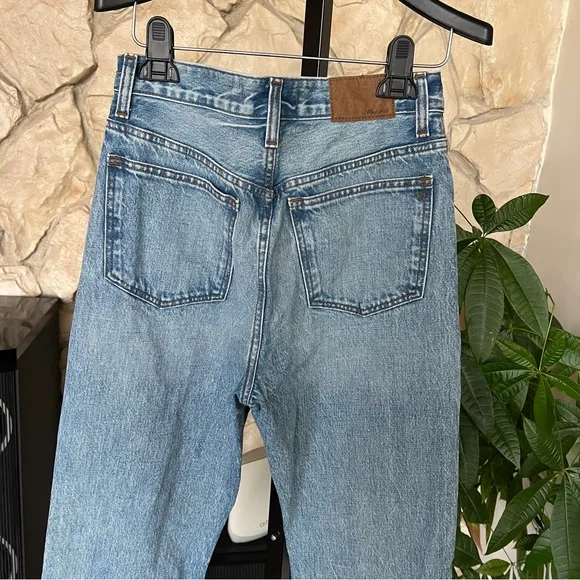 Madewell 90’s Straight Jean in Mercer Wash