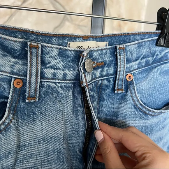 Madewell 90’s Straight Jean in Mercer Wash