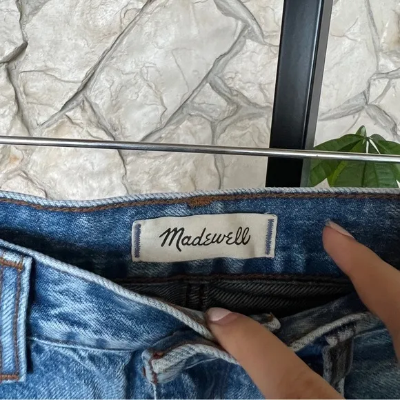 Madewell 90’s Straight Jean in Mercer Wash