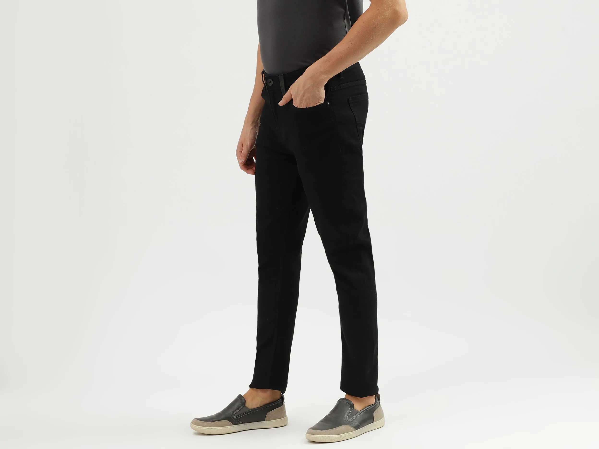 Men's Solid Carrot Fit Jeans