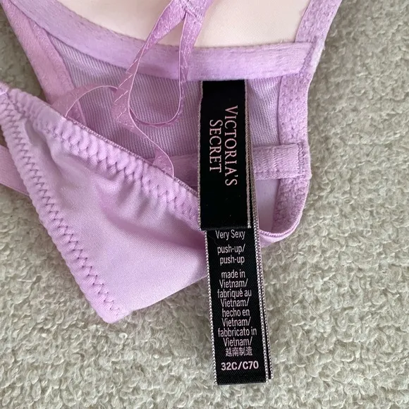 NWOT Victoria’s Secret Very Sexy Push Up Bra - Lace Front | Light Pink Lilac