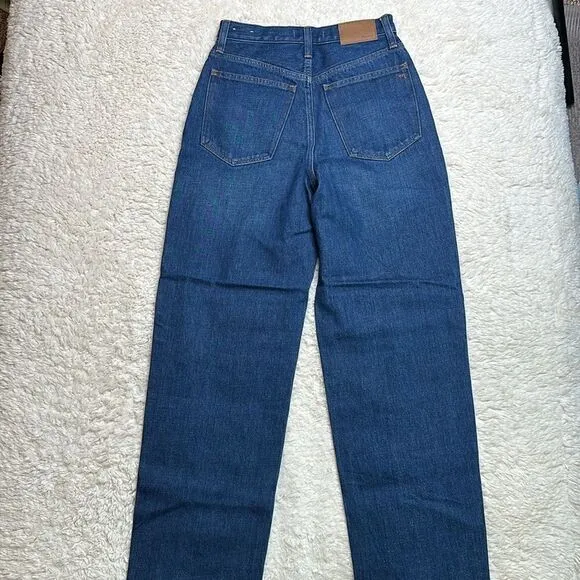 NWT Baggy Straight Jeans in Dark Worn Indigo Wash in size 24