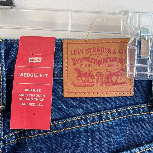 NWT Levi’s Jeans Size 25