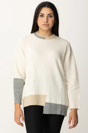 Pullover Asimmetrico con Dettagli Colorblock