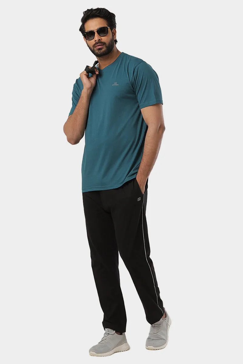 Round Neck - Dark Green Solid T-Shirt For Men | Ariser