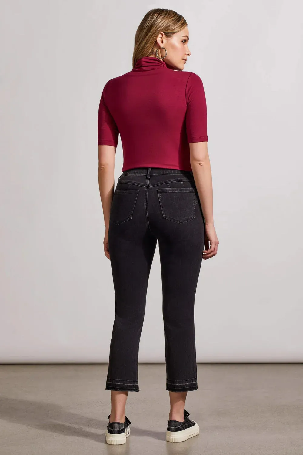 Sophia Curvy Micro Flare Crop in Dusty Black