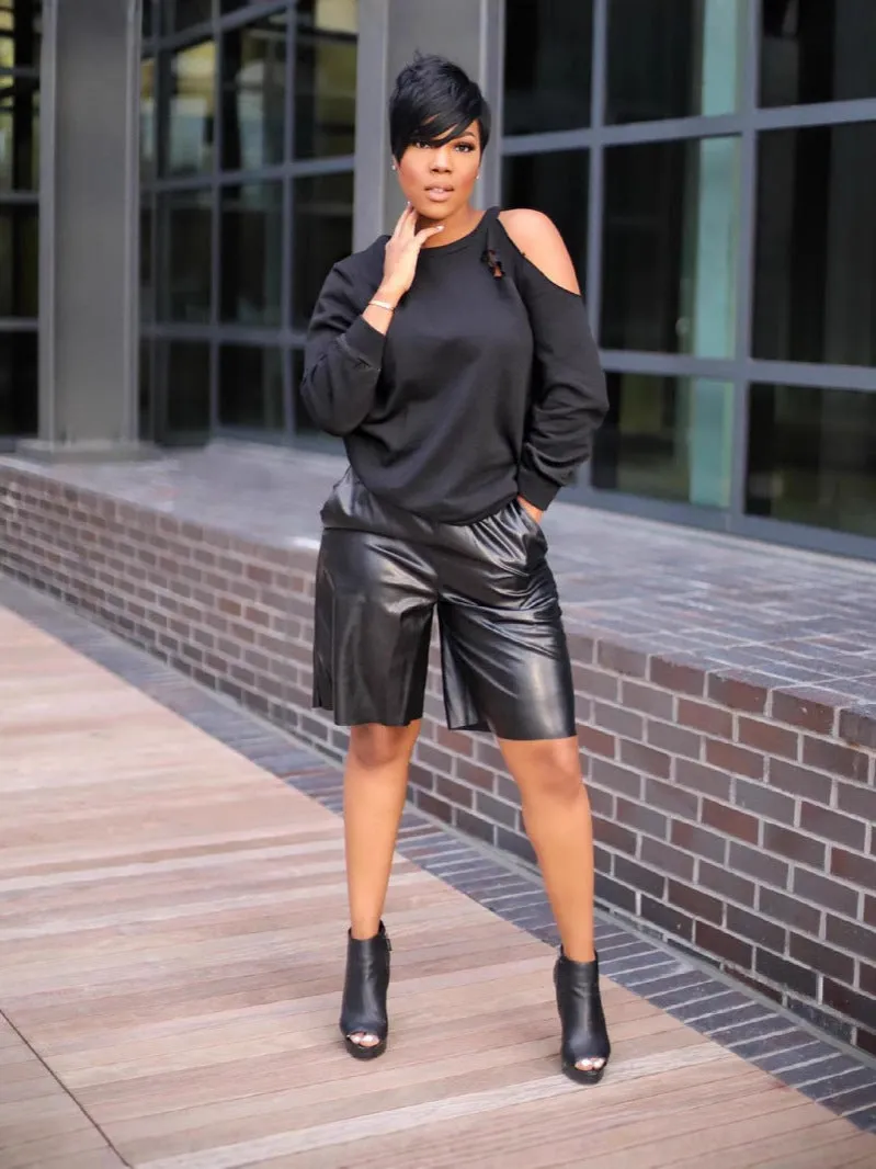 Stylish Cutout Round Neck Long Sleeve Top for Bold Casual Elegance