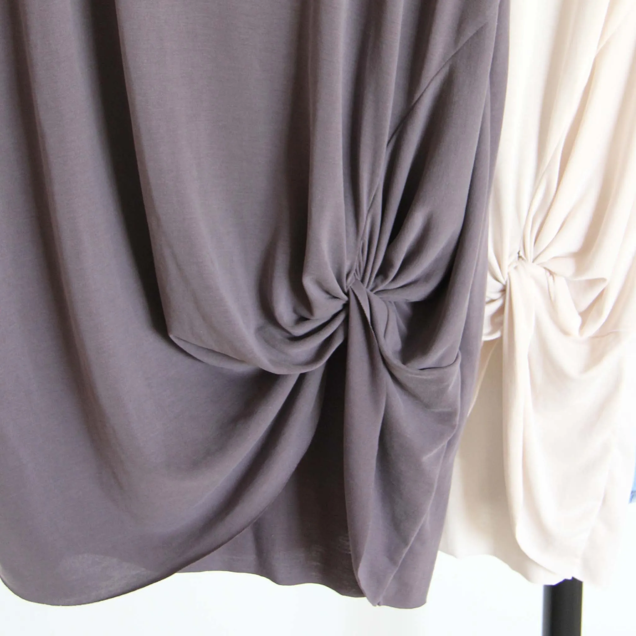 Sweet Knot Tee in Gray