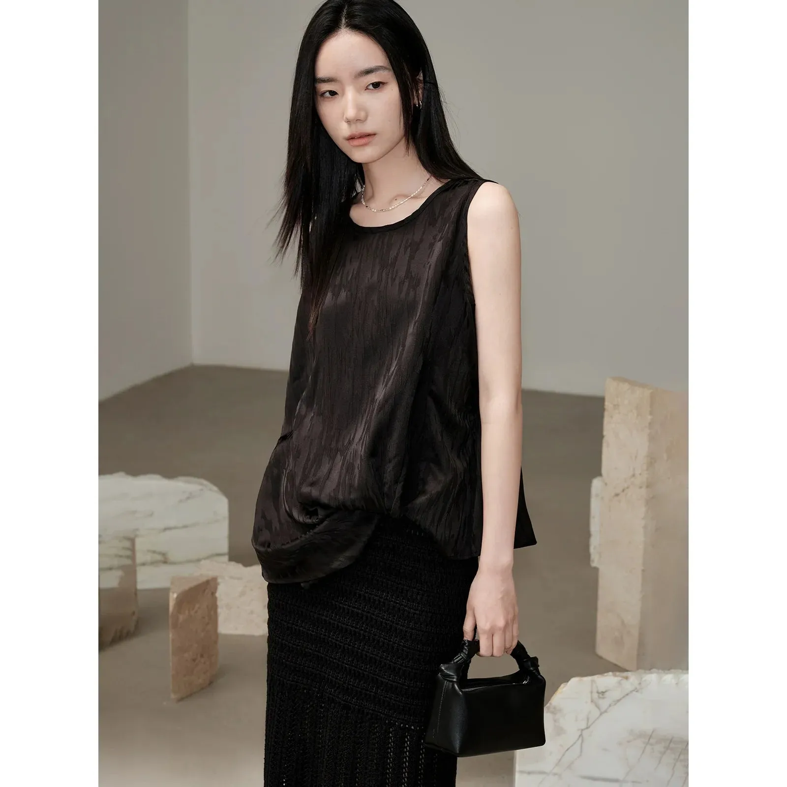 Textured Sleeveless Slim Top