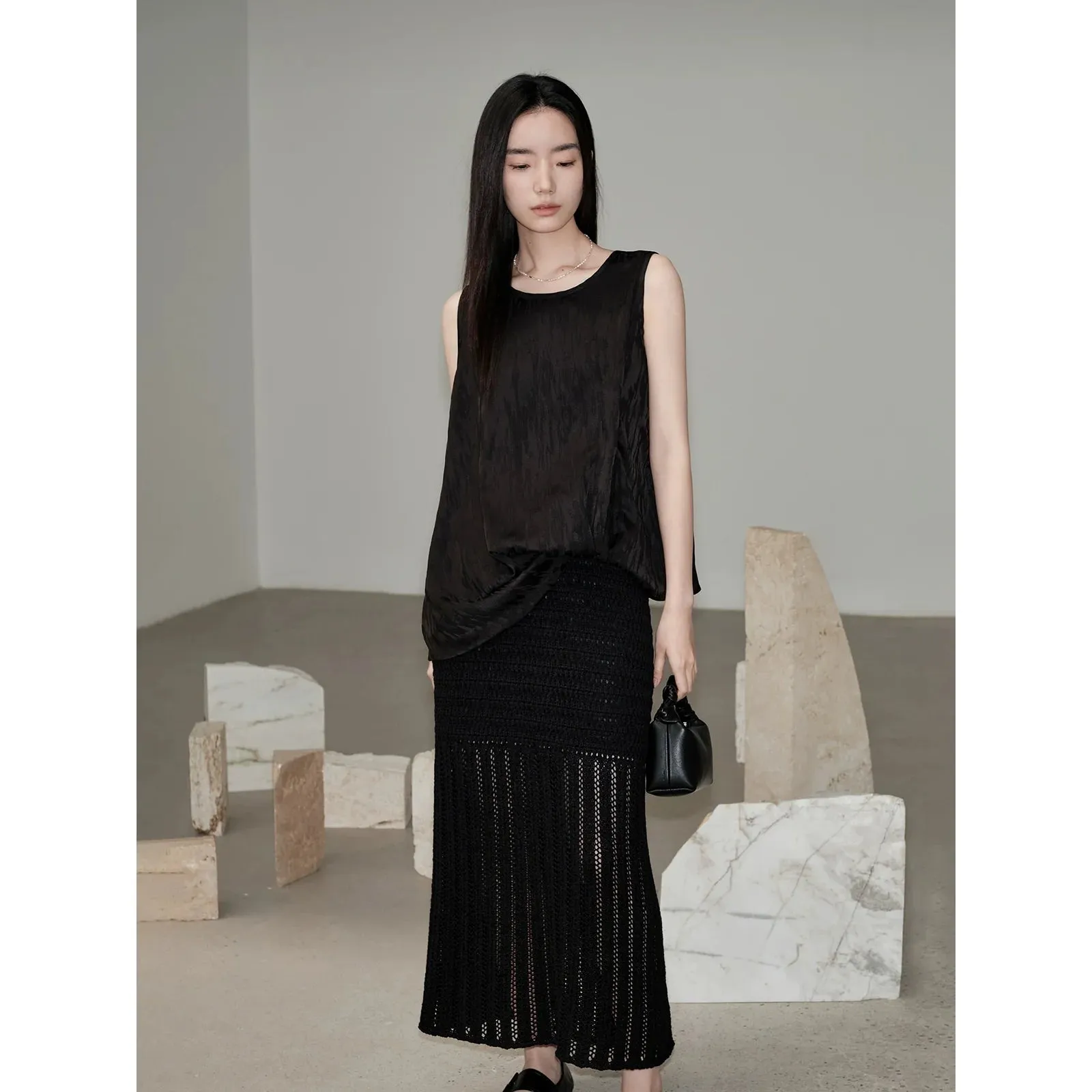 Textured Sleeveless Slim Top
