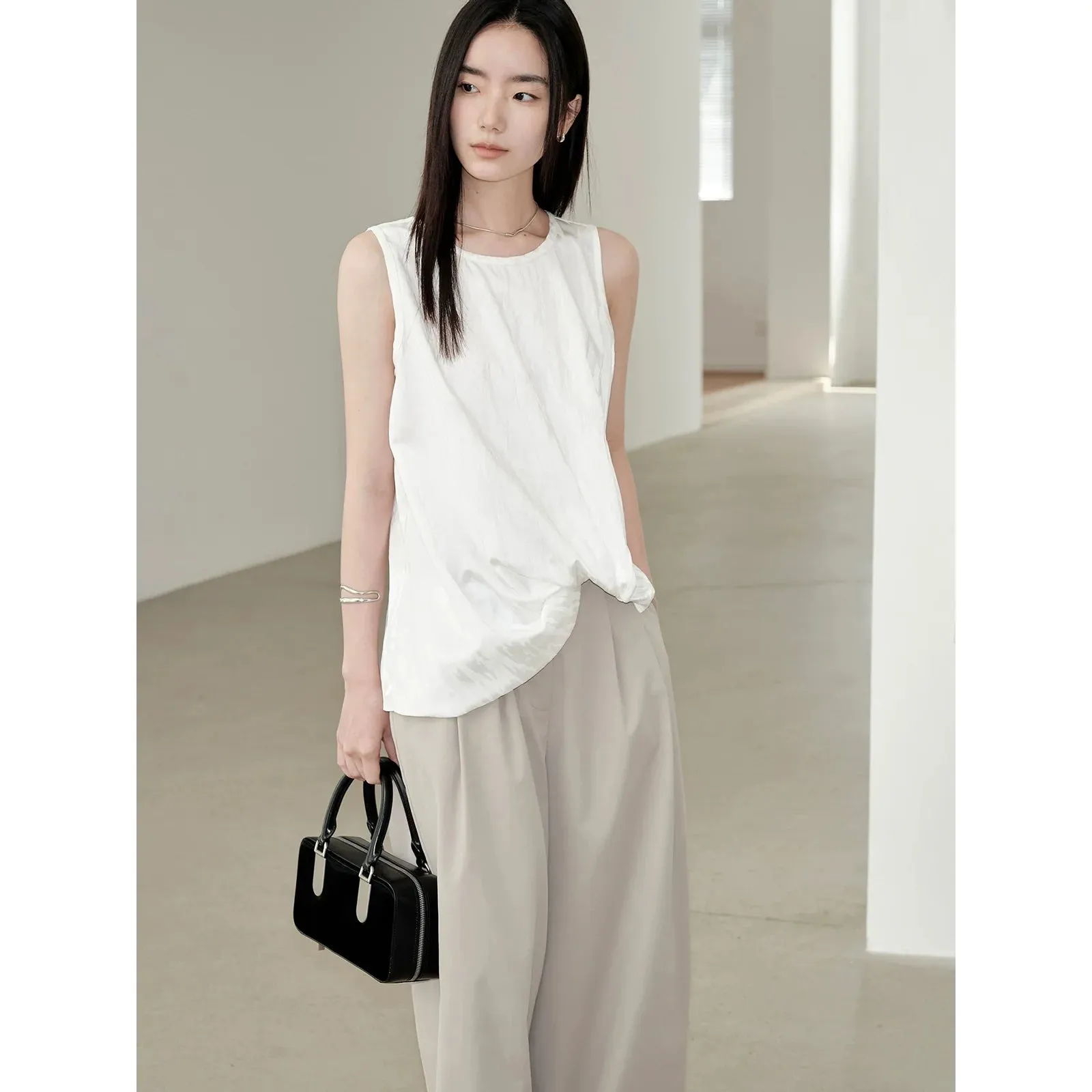 Textured Sleeveless Slim Top