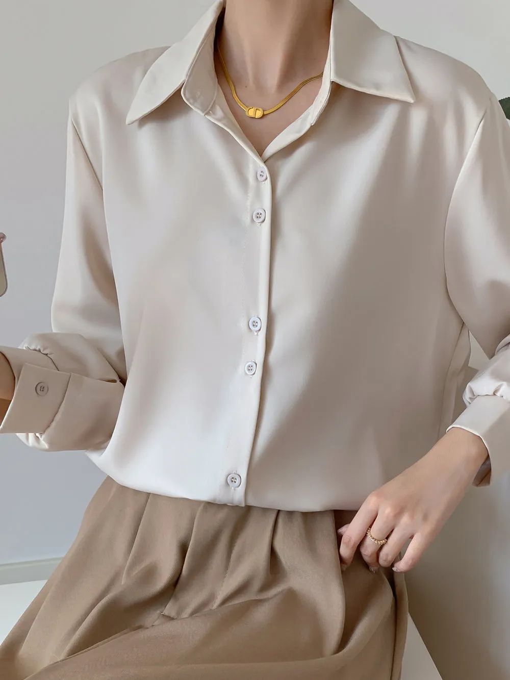 Women's Satin Long Sleeve Dress Shirt for Smart and Casual Occasions