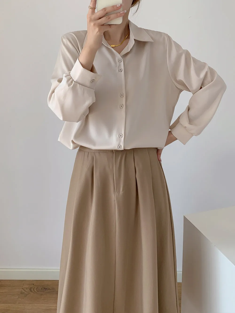Women's Satin Long Sleeve Dress Shirt for Smart and Casual Occasions