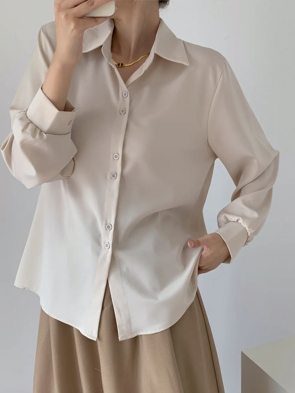 Women's Satin Long Sleeve Dress Shirt for Smart and Casual Occasions